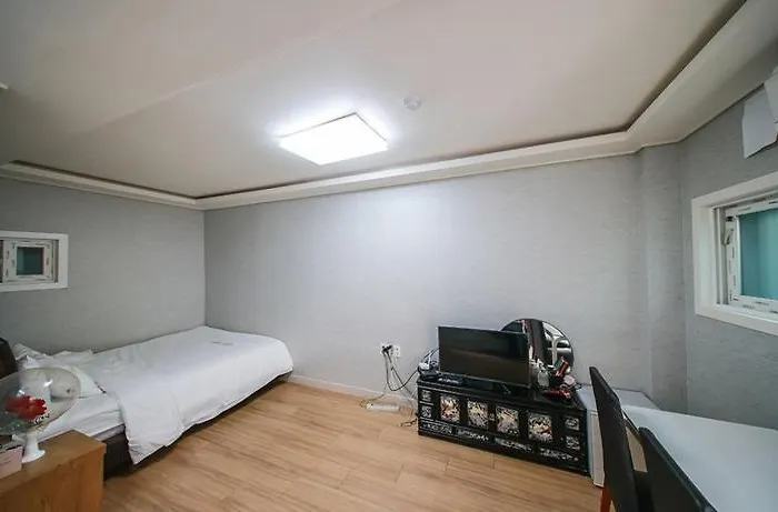 Motel Shine 2*