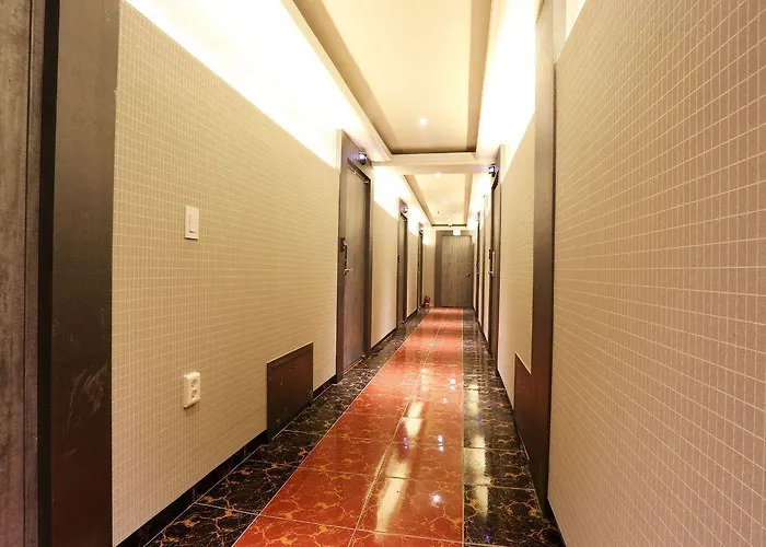 Motel Shine